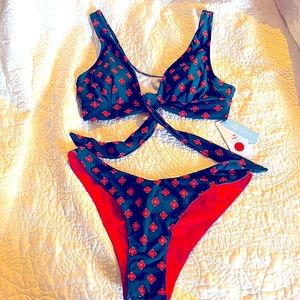 NWT CUPSHE WOMENS GREEN/RED DESIGNED BIKINI TOP AND BOTTOM SIZE MED